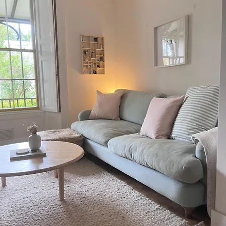 Апартаменты Cosy, Convenient Flat In