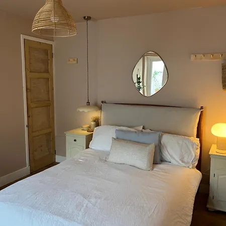Cosy, Convenient Flat In Фалмут