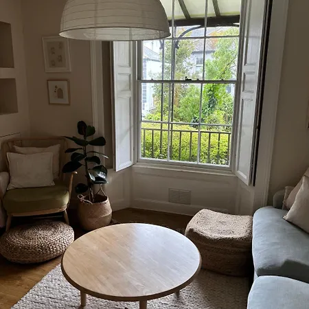 Cosy, Convenient Flat In *